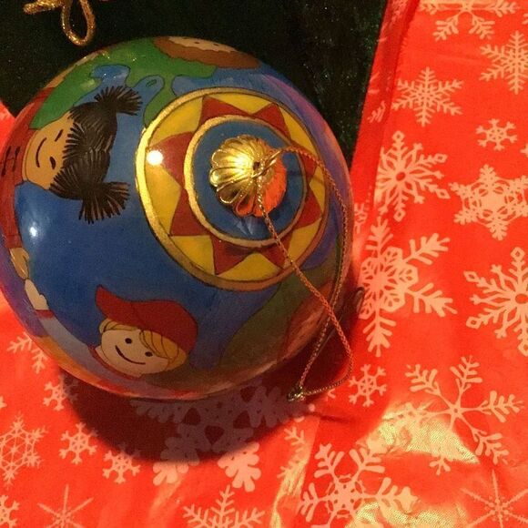 Ornament children of the world hand painted on the inside - Picture 3 of 4